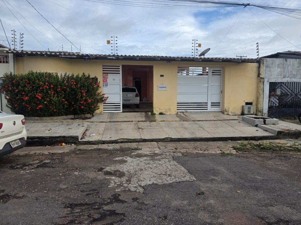 Casa bem localizada no Jardim Equatorial
