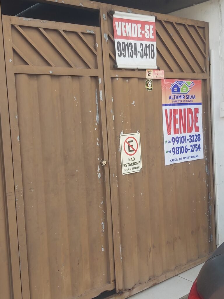 🚨OPORTUNIDADE DE COMPRA!🚨 CASA COM 3 QUARTOS SENDO 1 SUITE + TERRENO DE 227m² + GARAGEM PARA ATÉ 4 CARROS! À VENDA NO BAIRRO SANTA RITA!🏡