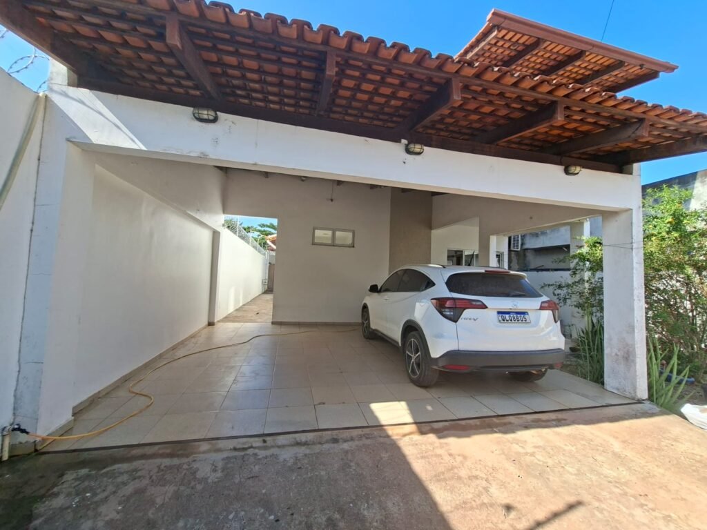 🚨 OPORTUNIDADE IMPERDÍVEL 🚨 CASA PARA LOCAÇÃO, MOBILIADA COM 2 SUITES,1 QUARTO E PISCINA NO BAIRRO PEDRINHAS!! 🏠
